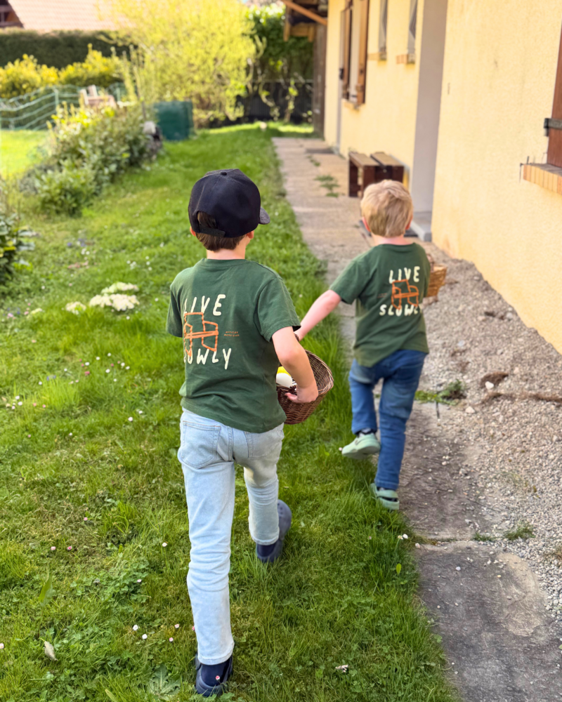 T-Shirt Enfant Live Slowly – Vert forêt
