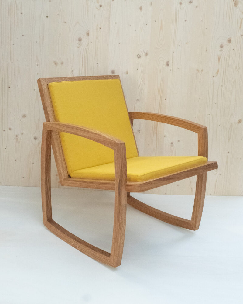 Live Slowly – Chaise à bascule en chêne – Lin Jaune