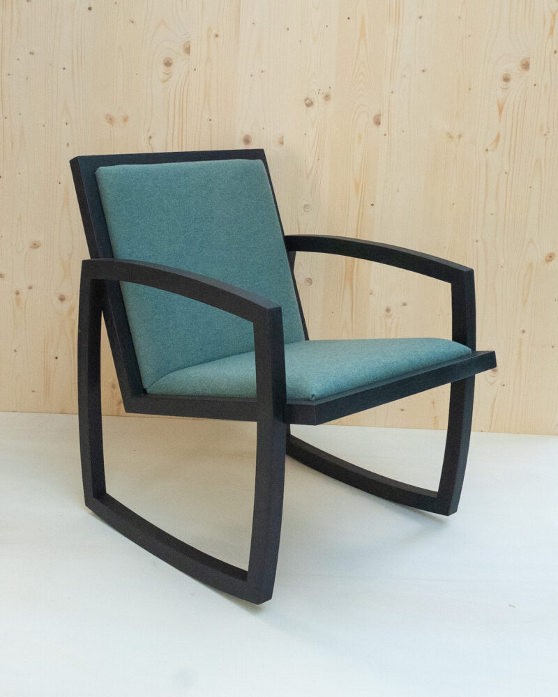 Live Slowly – Chaise à bascule en chêne – Laine Vert de gris