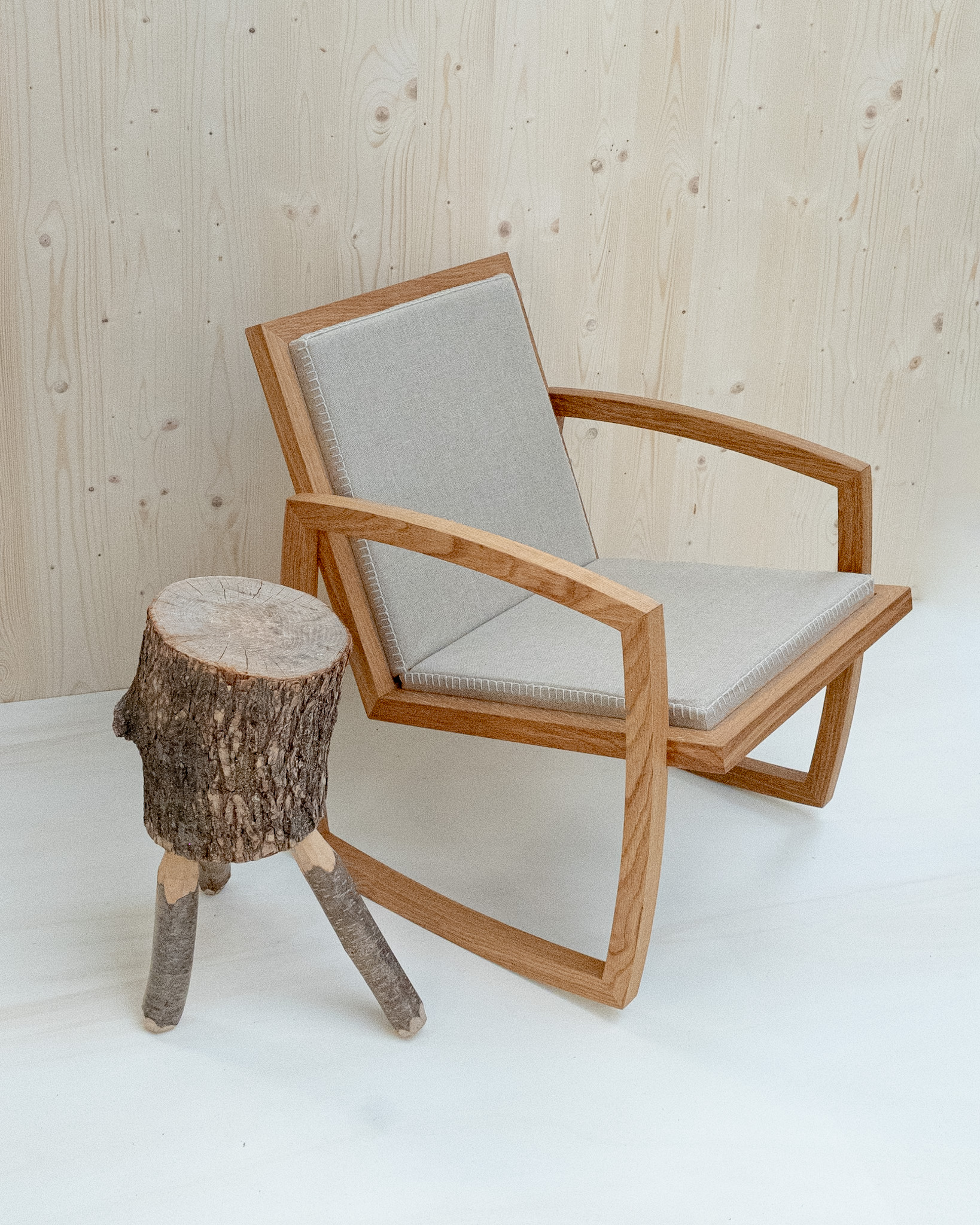 Live Slowly - Chaise à bascule en chêne - Lin Grège – Image 5