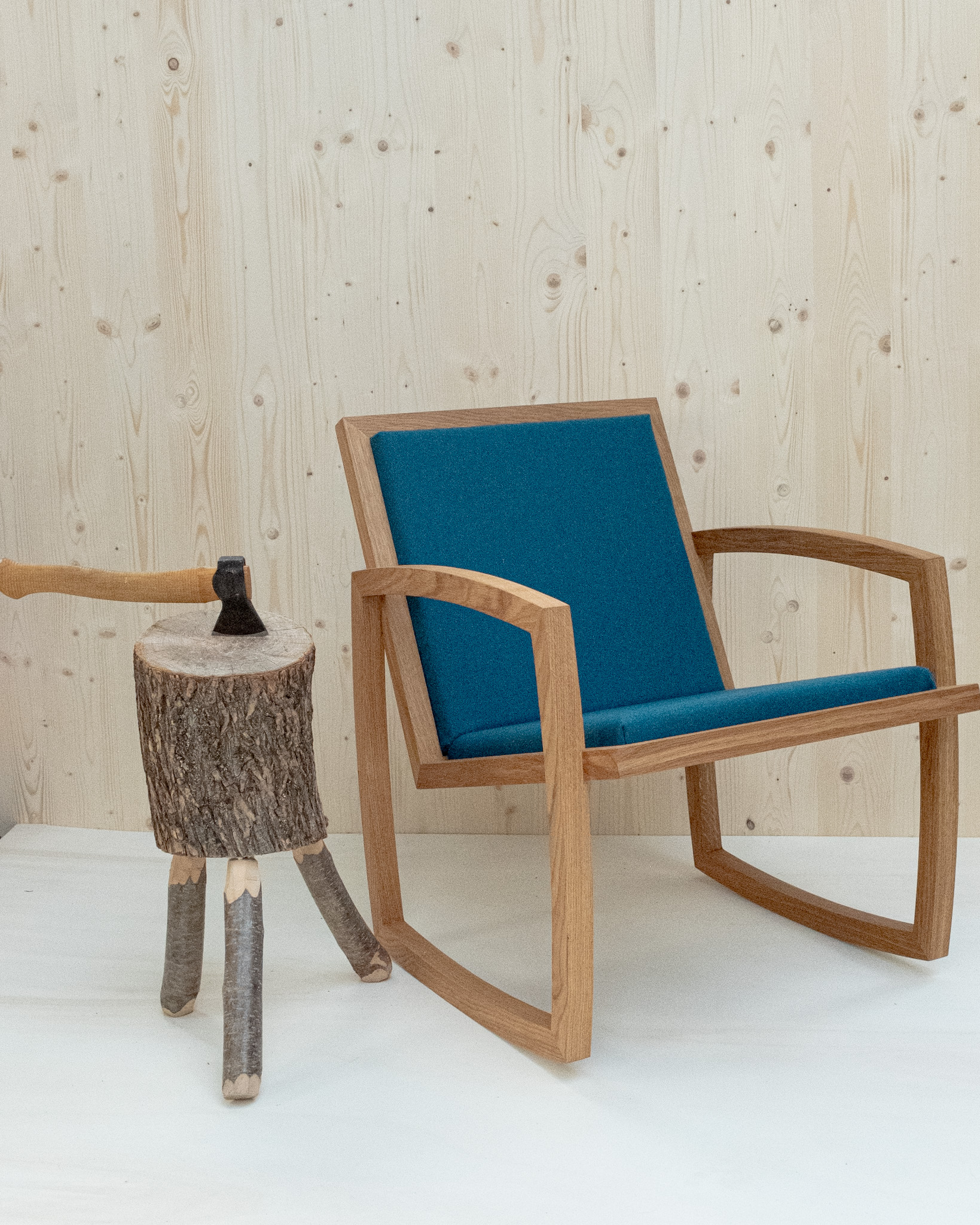 Live Slowly - Chaise à bascule en chêne - Laine Bleu – Image 8
